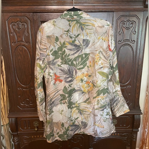 Floral Blouse - Picture 3 of 4